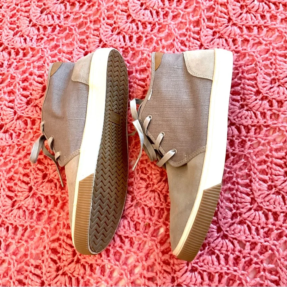 Tom’s Stylish Gray Men's Shoes